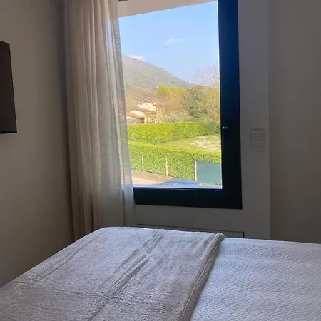 Gemma & Garda, Iseo, Franciacorta Villa *